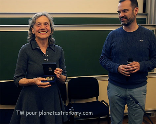 Une image contenant habits, personne, Visage humain, homme

Le contenu g�n�r� par l�IA peut �tre incorrect.